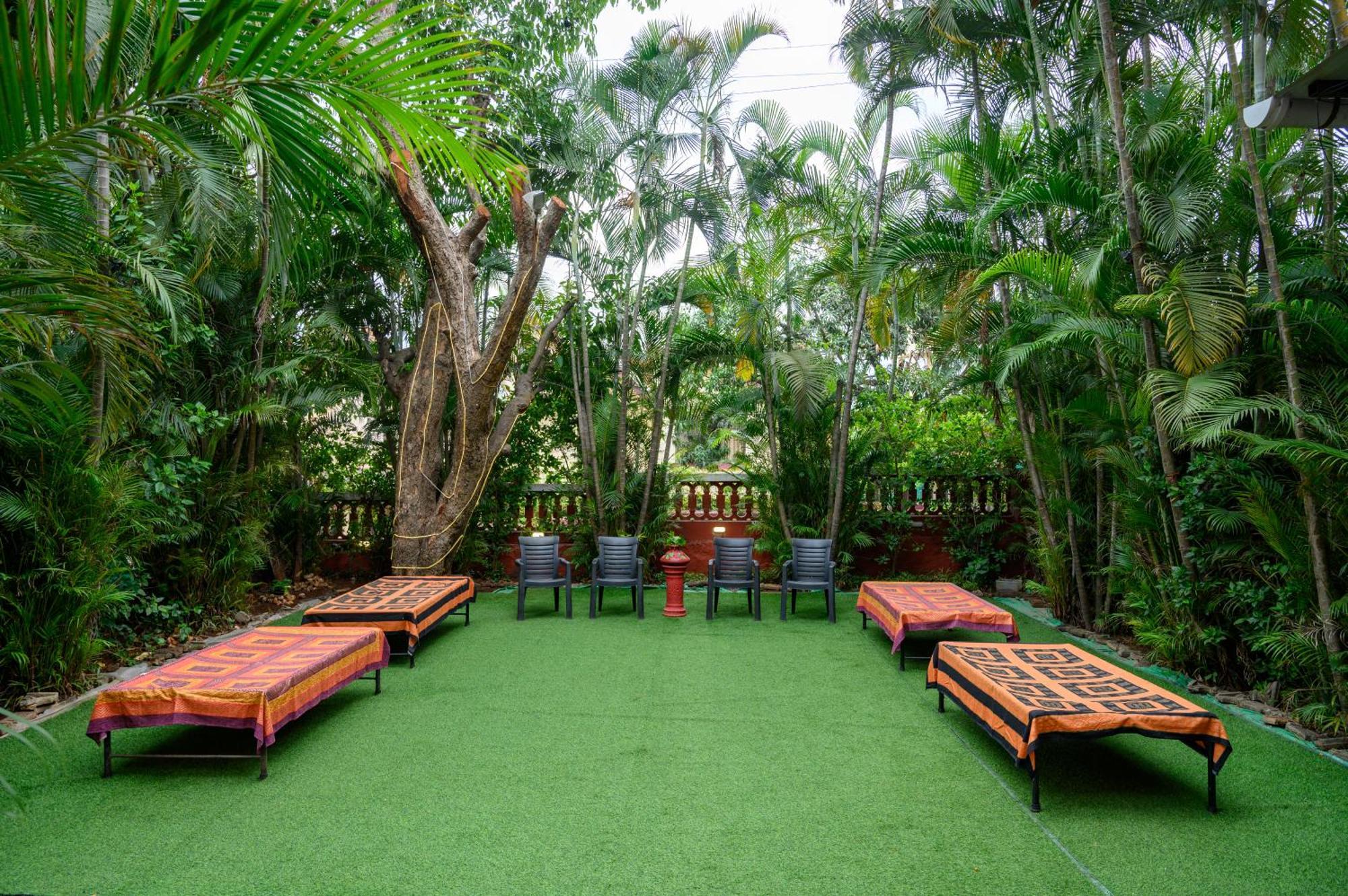 Girivihar Holiday Club - Pure Veg Lonavala Exteriör bild