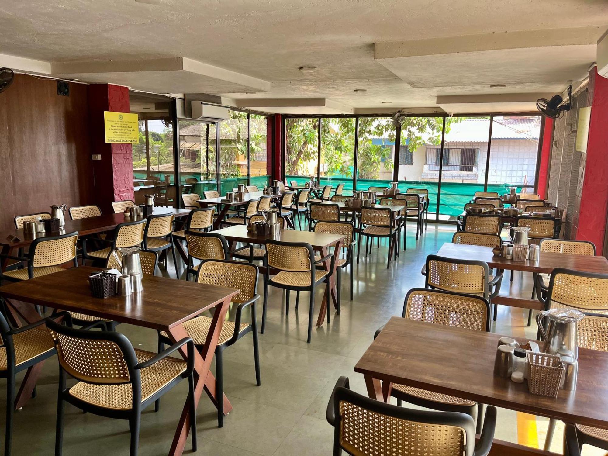 Girivihar Holiday Club - Pure Veg Lonavala Exteriör bild